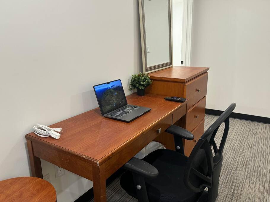 Apartment Cozy With Kitchenette - 7 Edmonton